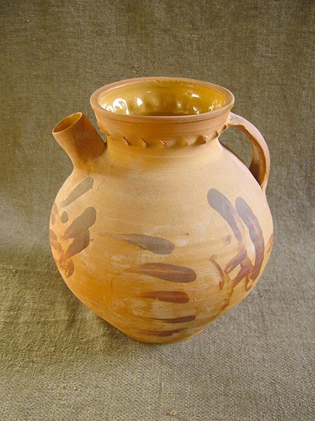 http://www.poteriedesgrandsbois.com/files/gimgs/th-27_CBT006-04-poterie-médiéval-des grands bois-cruches-cruche.jpg